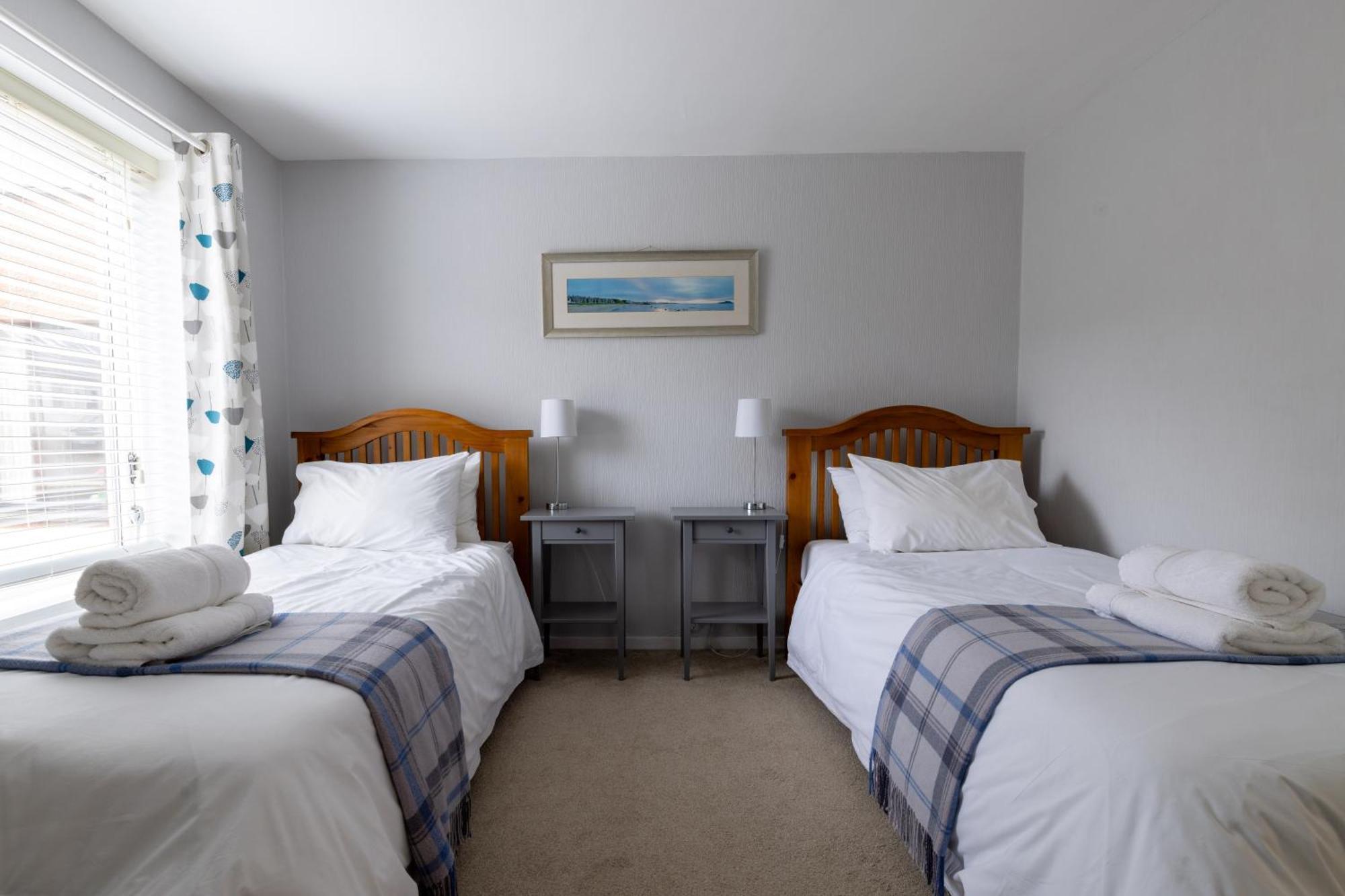 Stouts Court Apartment Леруик Екстериор снимка
